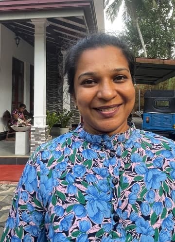 Nilanthi portrait, owner of Sunrise Facets Lapidary in Sri Lanka.