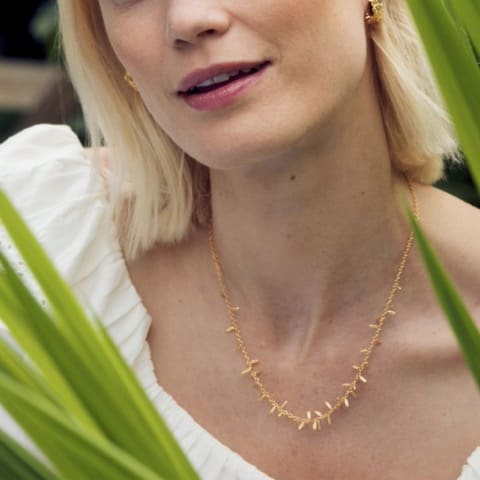 Model wears Fennel 'Kissing Seed' Necklace
